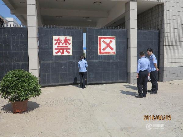 實(shí)拍高考試卷押運(yùn)過程 200余名警力護(hù)航
